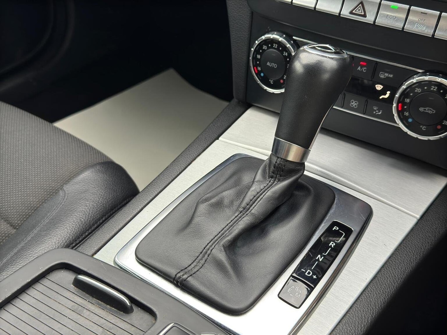 Used Mercedes-Benz C Class 2012 for sale - 76905107: Photo 24