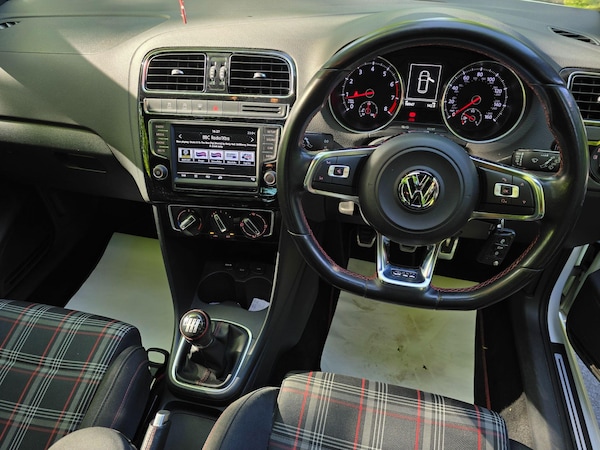 Used Volkswagen Polo 2015 for sale - 75493114: Photo 57