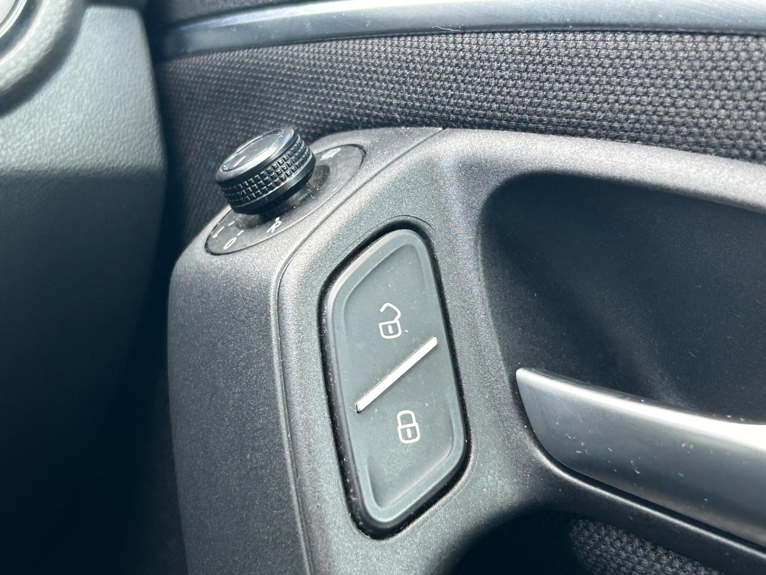 Used Volkswagen Polo 2015 for sale - 75769373: Photo 32