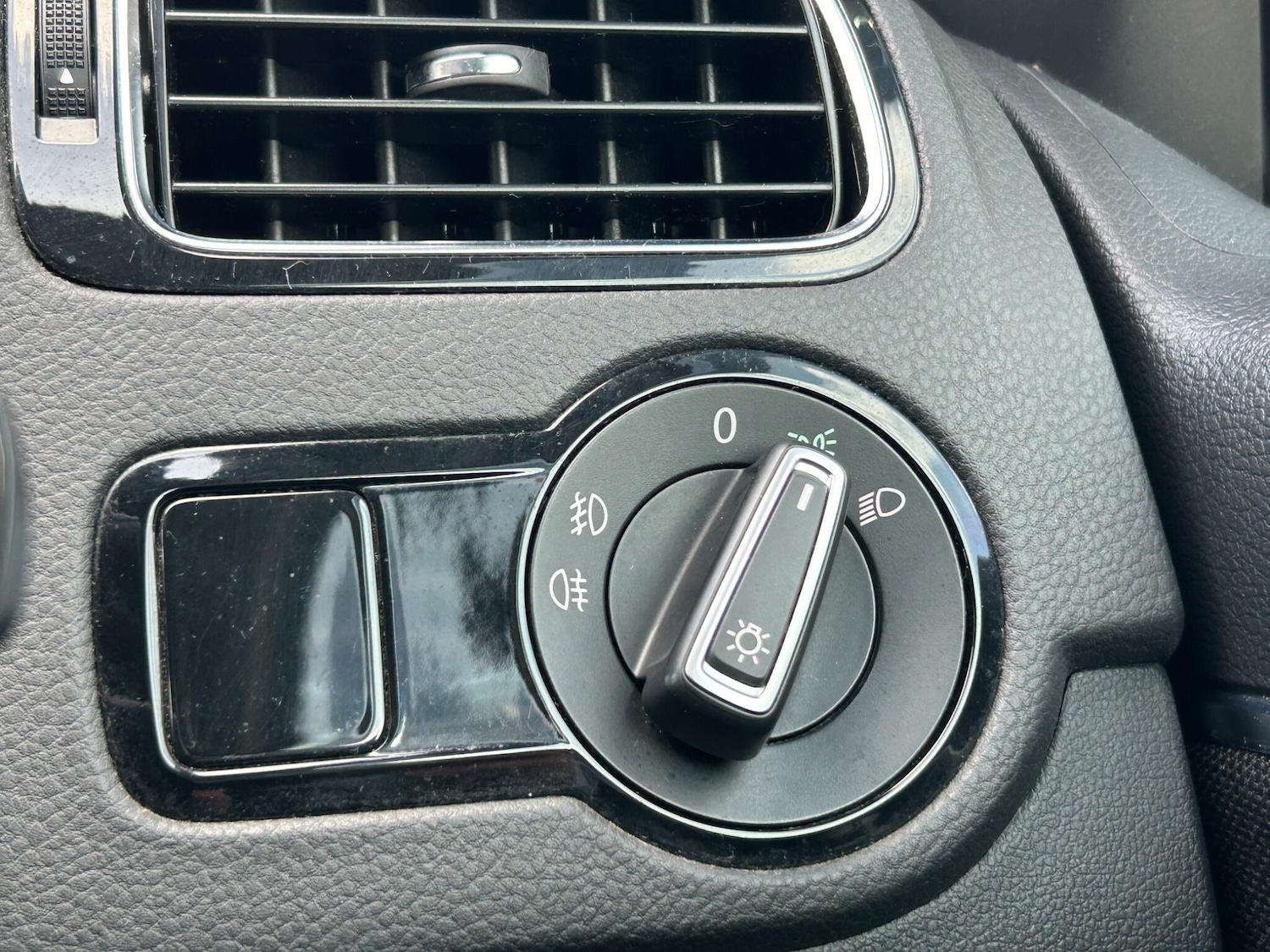 Used Volkswagen Polo 2015 for sale - 75769373: Photo 34