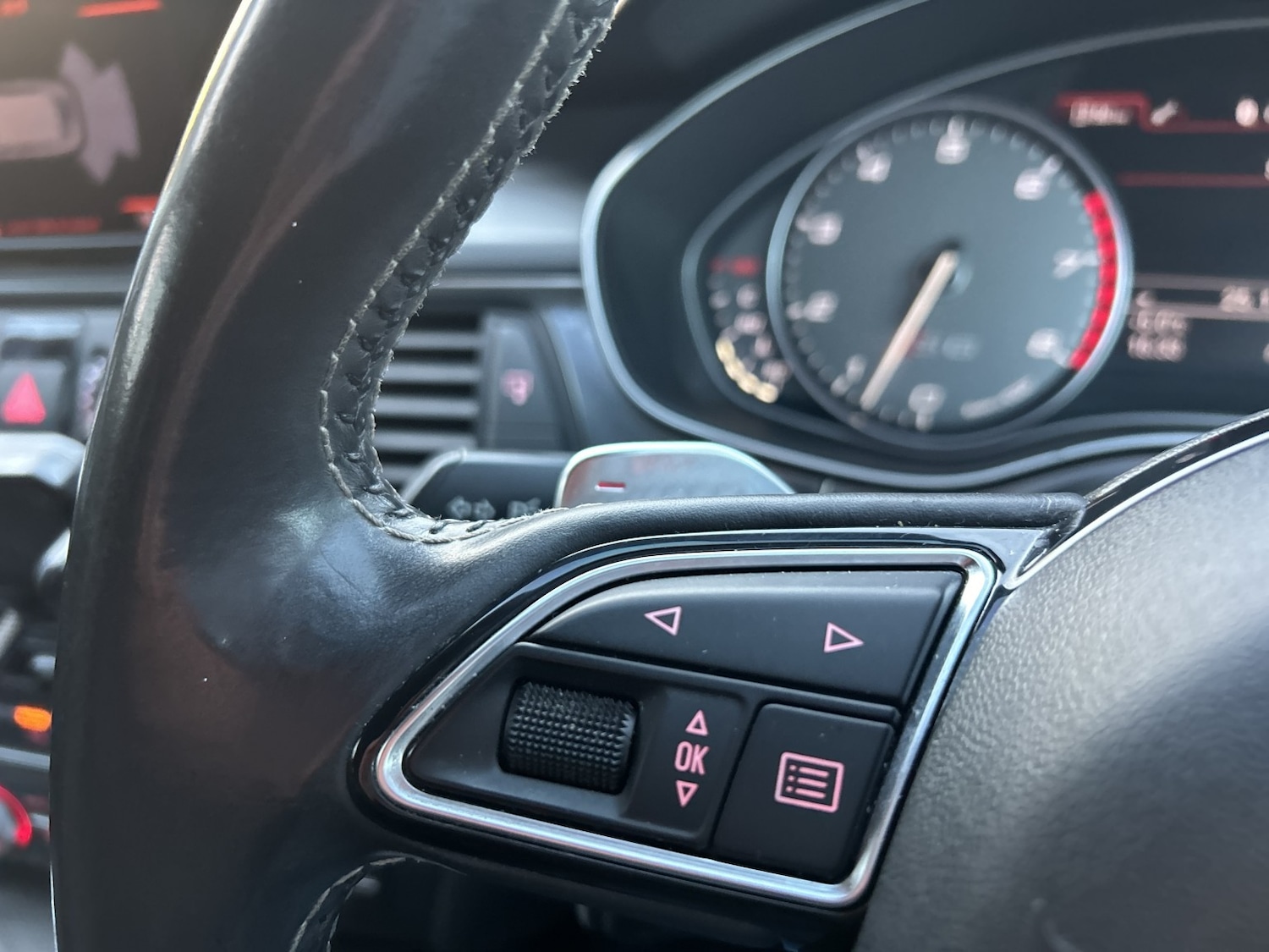 Used Audi S6 Avant 2013 for sale - 77045385: Photo 28