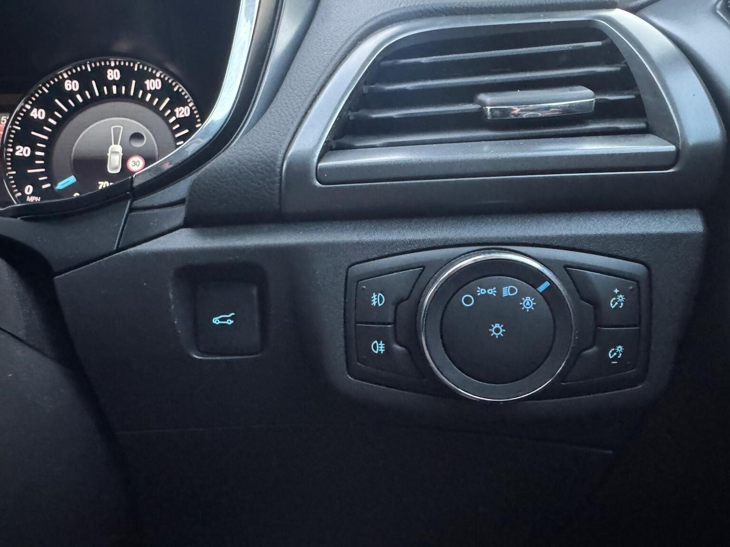 Used Ford Mondeo 2016 for sale - 76910989: Photo 19