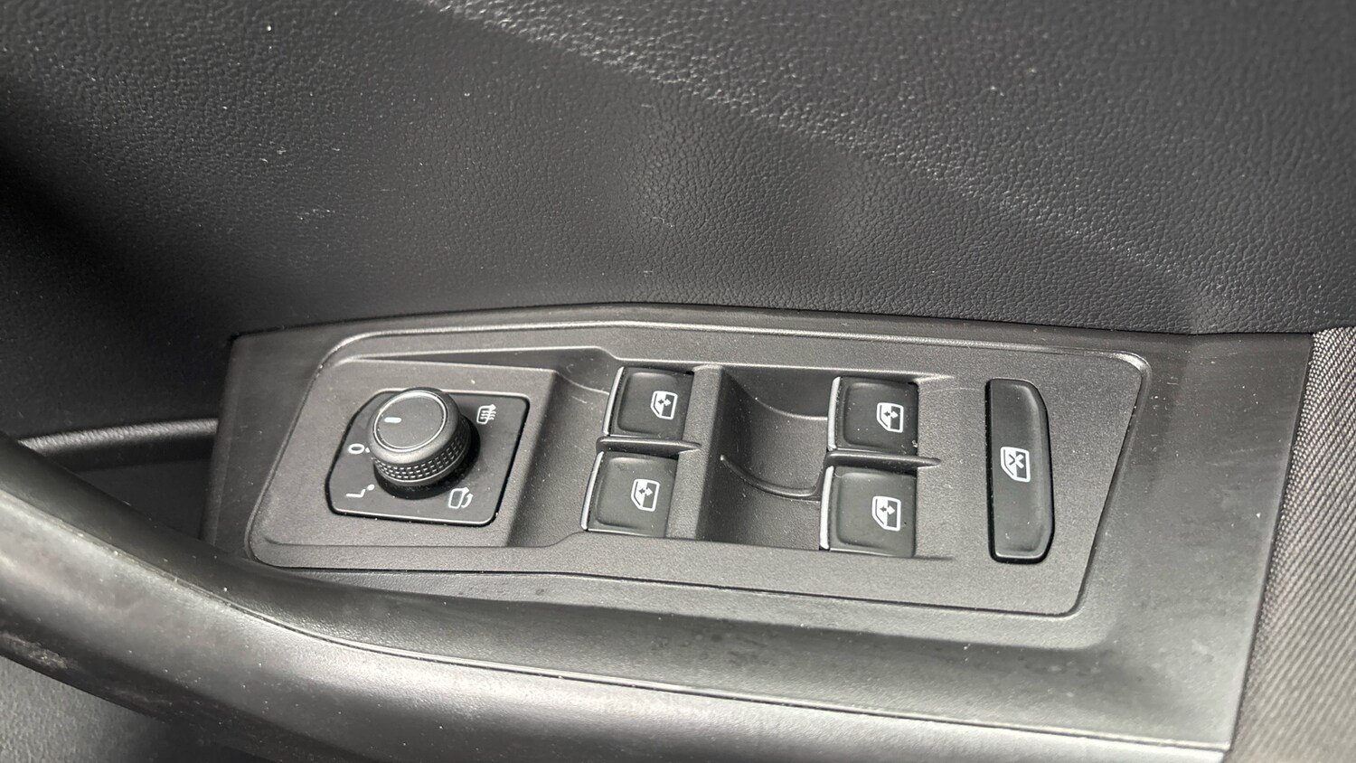 Used Volkswagen T-Roc 2019 for sale - 78090539: Photo 32