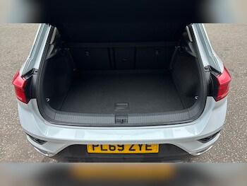 Used Volkswagen T-Roc 2019 for sale - 78090539: Photo