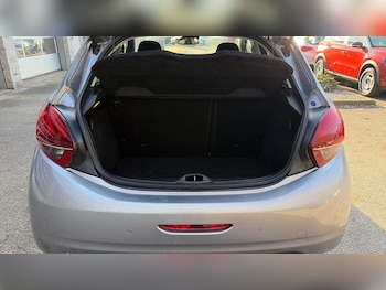 Used Peugeot 208 2019 for sale - 76653127: Photo