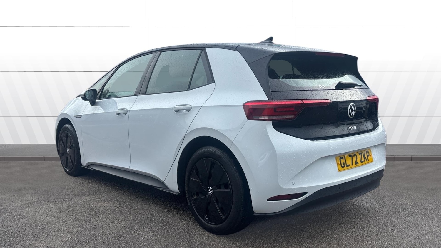 Used Volkswagen ID.3 2023 for sale - 77687384: Photo 2