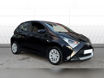 2021 (21) - 1.0 VVT-i X-Play TSS 5dr Petrol Hatchback