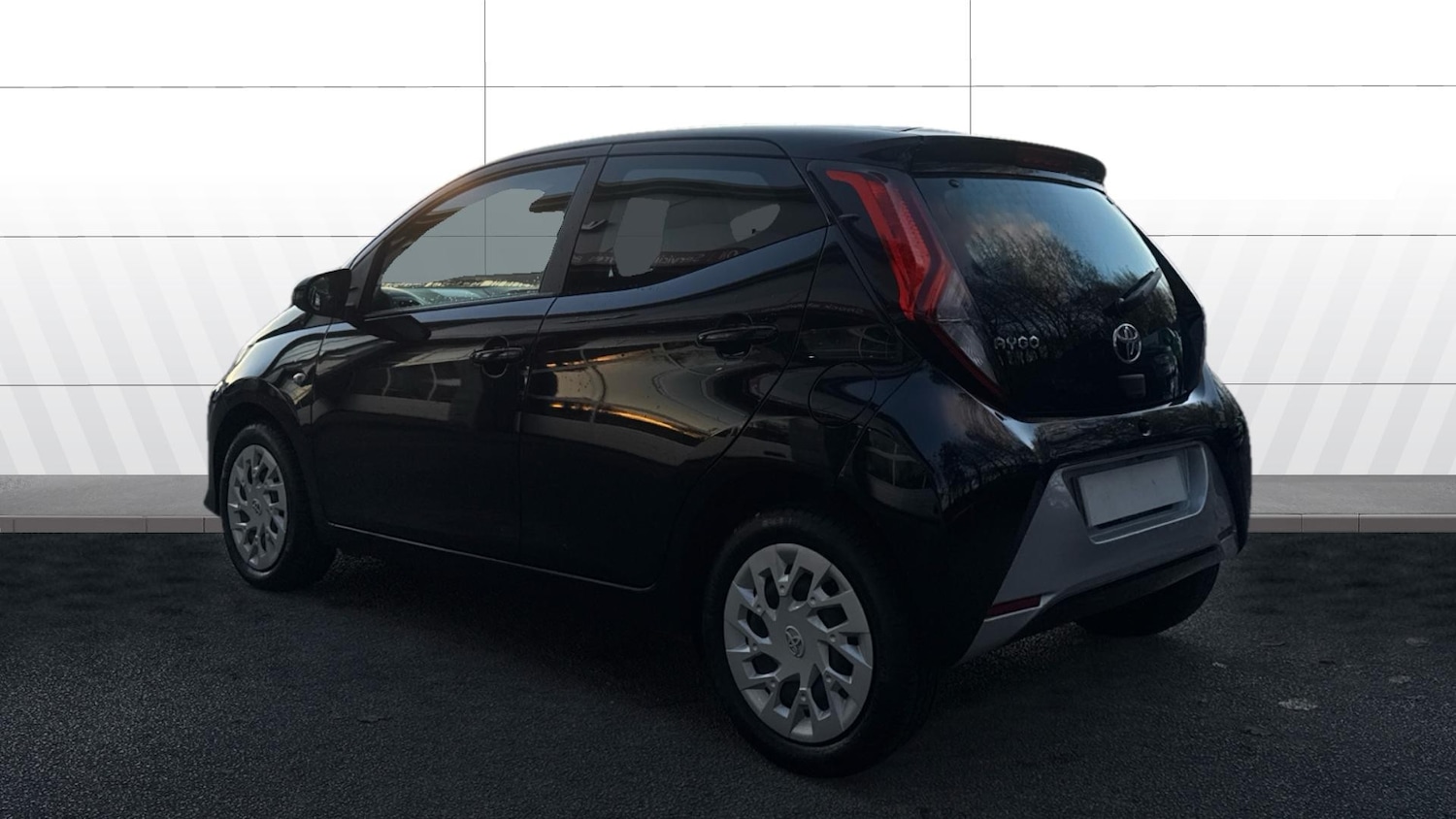 Used Toyota AYGO 2021 for sale - 76649963: Photo 2