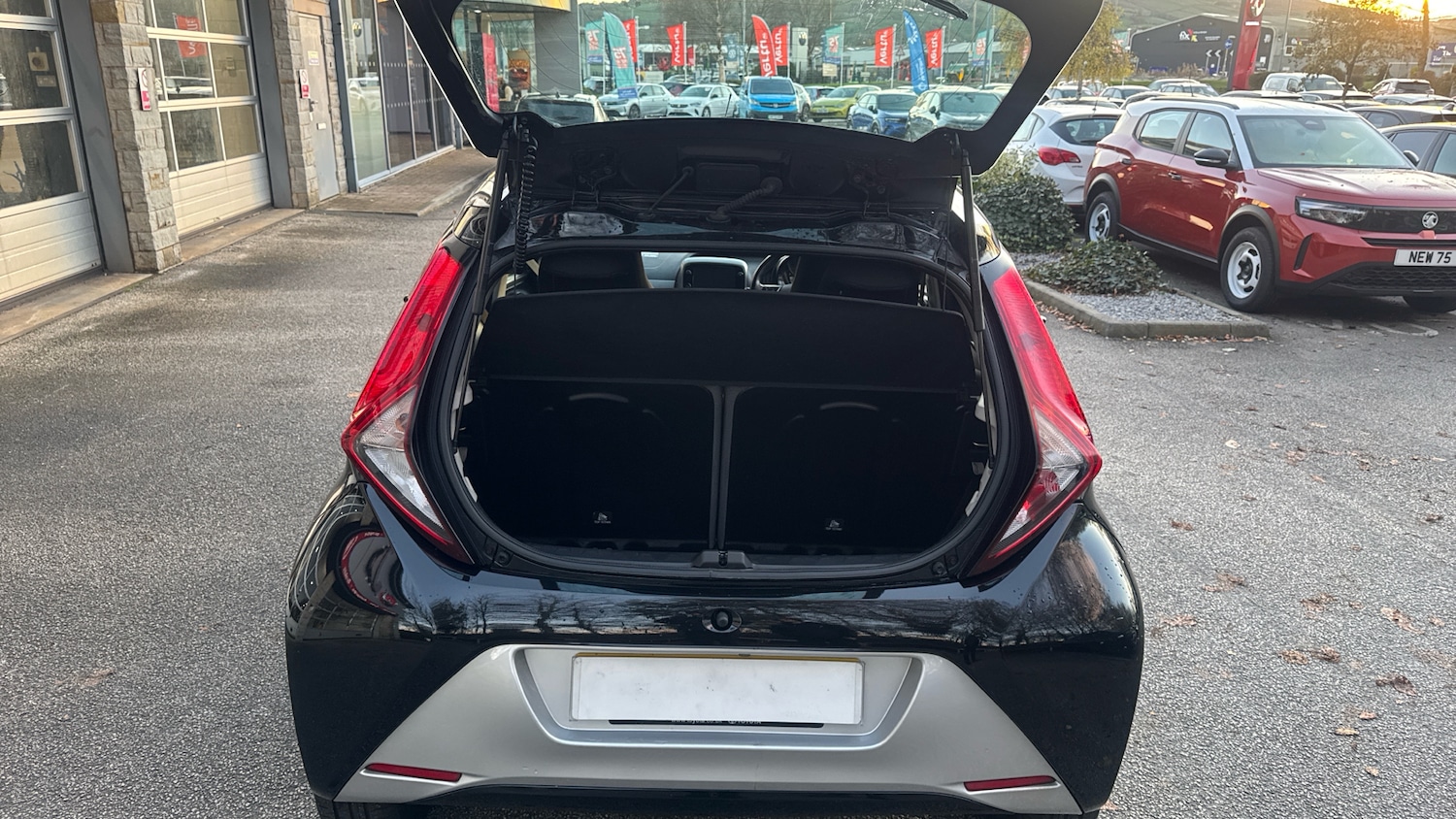 Used Toyota AYGO 2021 for sale - 76649963: Photo 4