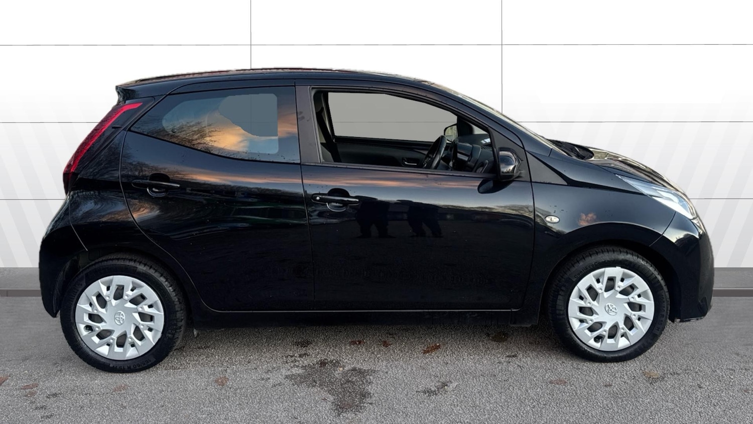 Used Toyota AYGO 2021 for sale - 76649963: Photo 5