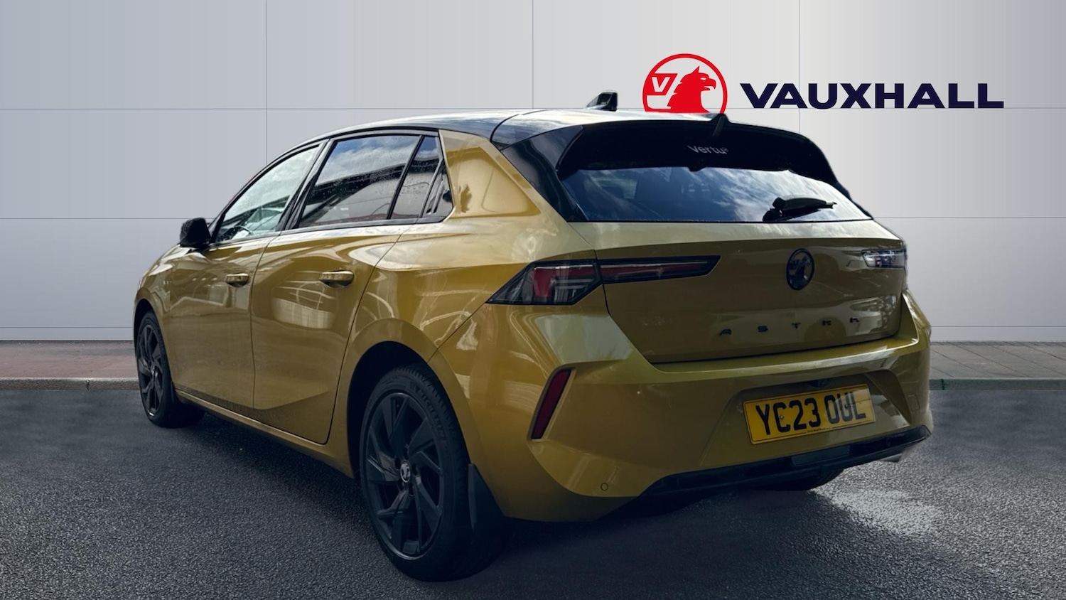 Used Vauxhall Astra 2023 for sale - 76038140: Photo 2
