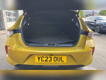Used Vauxhall Astra 2023 for sale - 76038140: Photo 4