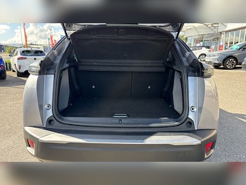 Used Peugeot 2008 2023 for sale - 75952188: Photo