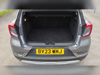 Used Renault Captur 2023 for sale - 78236537: Photo