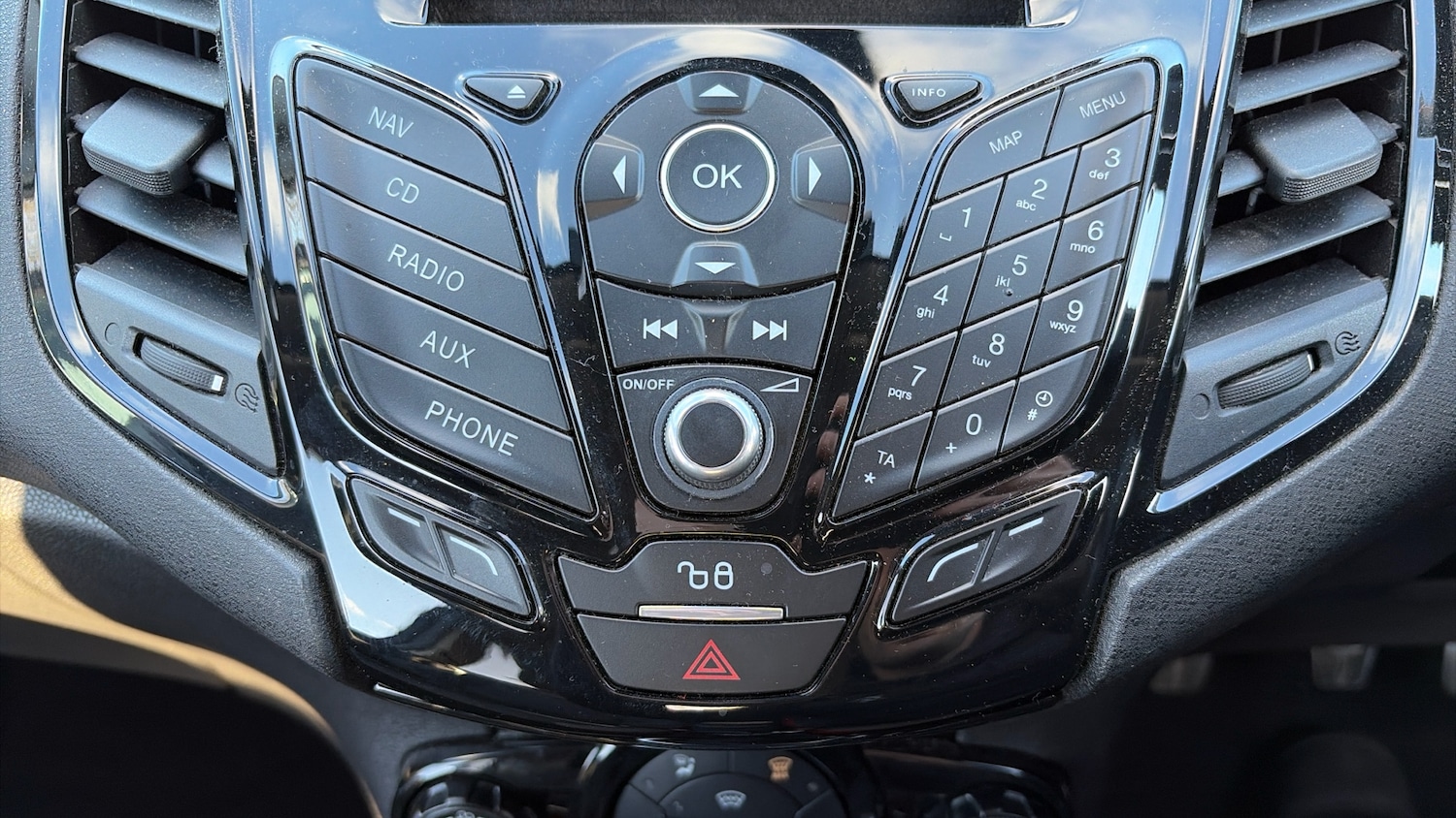 Used Ford Fiesta 2016 for sale - 76807391: Photo 40