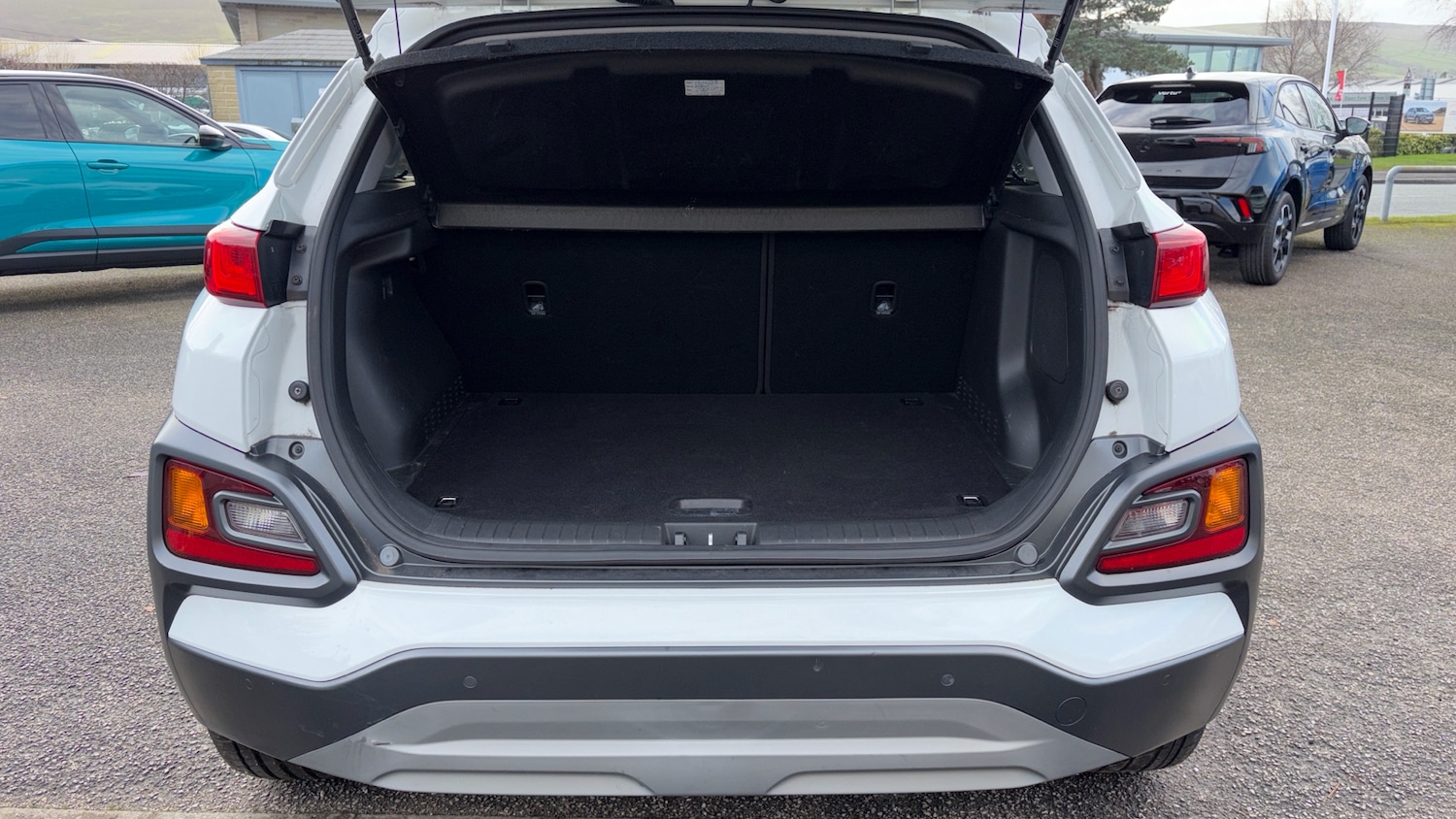 Used Hyundai KONA 2020 for sale - 77201131: Photo 4