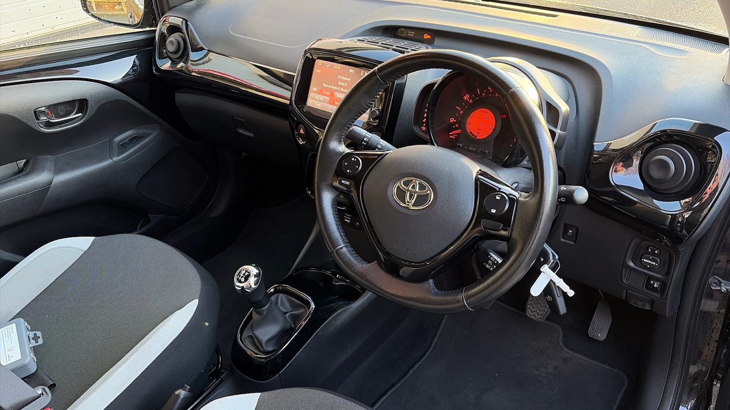 Used Toyota AYGO 2017 for sale - 76932099: Photo 11