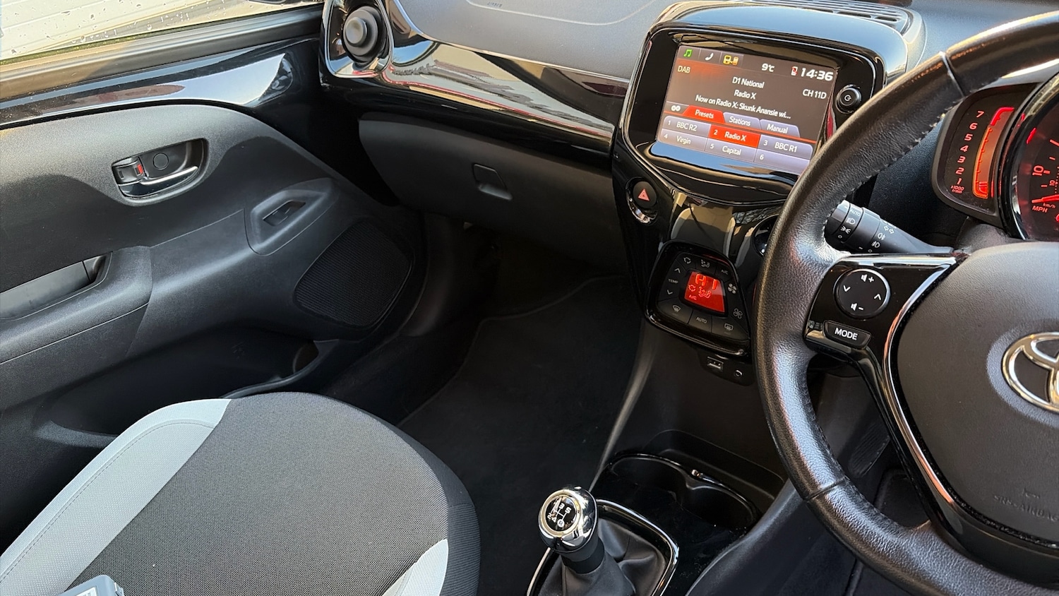 Used Toyota AYGO 2017 for sale - 76932099: Photo 14