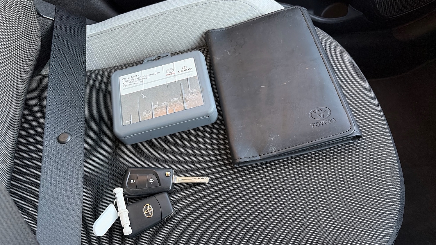 Used Toyota AYGO 2017 for sale - 76932099: Photo 19