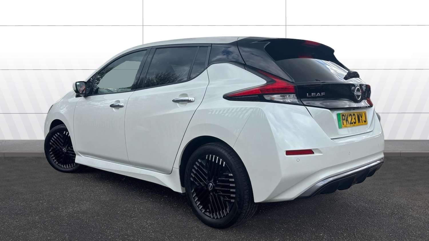 Used Nissan Leaf 2023 for sale - 78218065: Photo 2