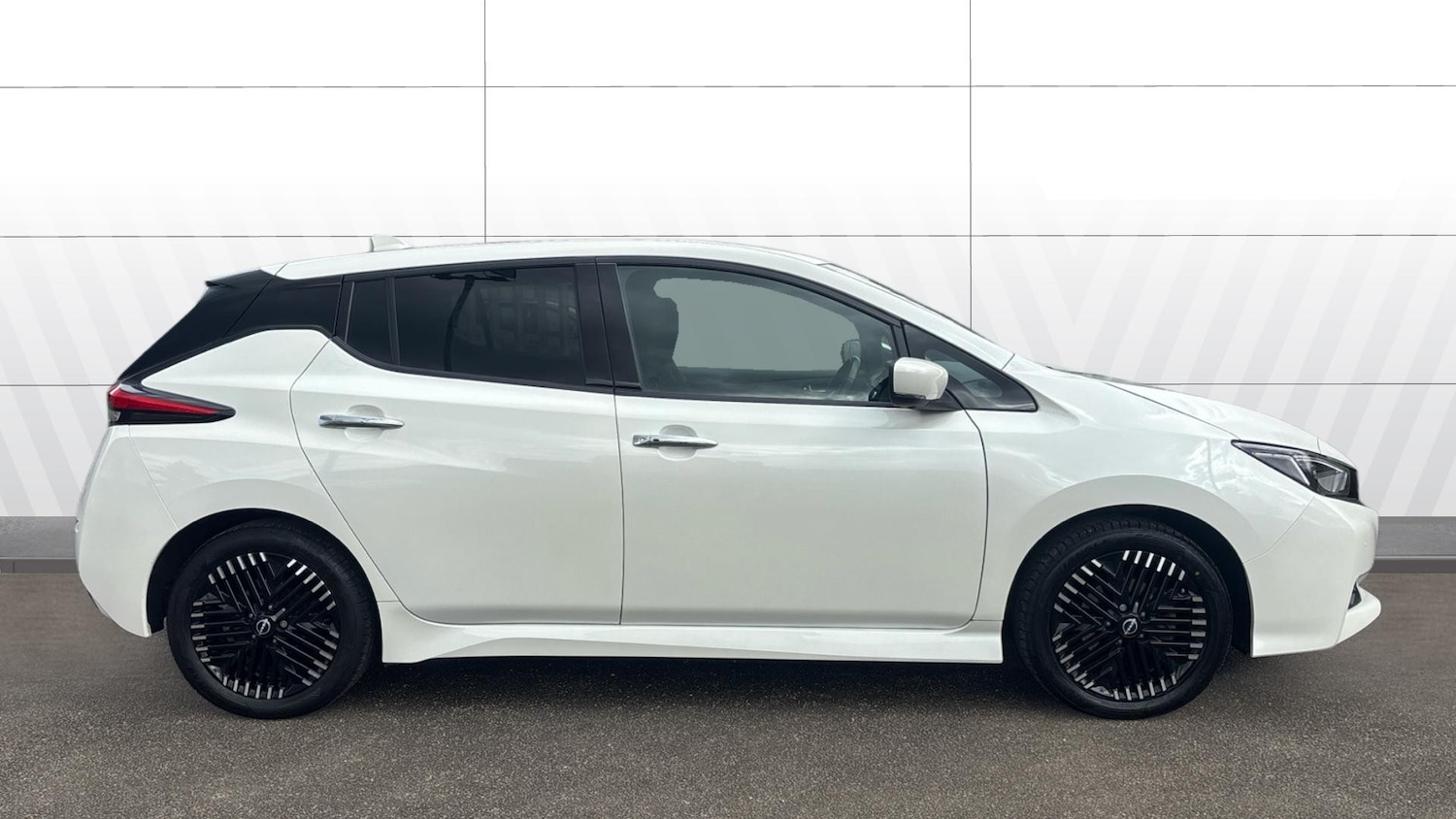 Used Nissan Leaf 2023 for sale - 78218065: Photo 5