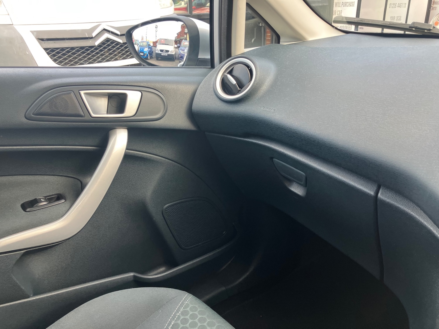 Used Ford Fiesta 2012 for sale - 76382685: Photo 14