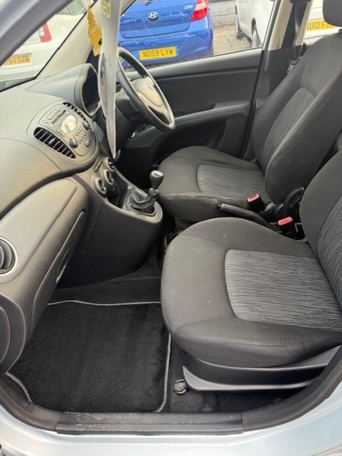 Used Hyundai i10 2013 for sale - 76108336: Photo 10
