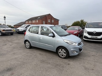 Used Hyundai i10 2013 for sale - 76108336: Photo 2