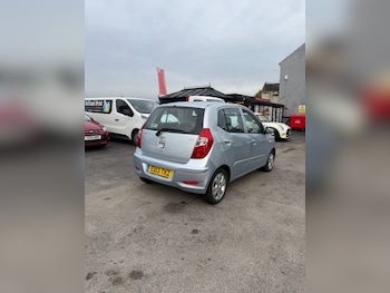 Used Hyundai i10 2013 for sale - 76108336: Photo 4