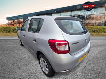 Used Dacia Sandero 2015 for sale - 78449501: Photo