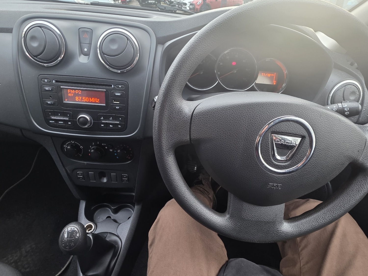 Used Dacia Sandero 2015 for sale - 76687170: Photo 13