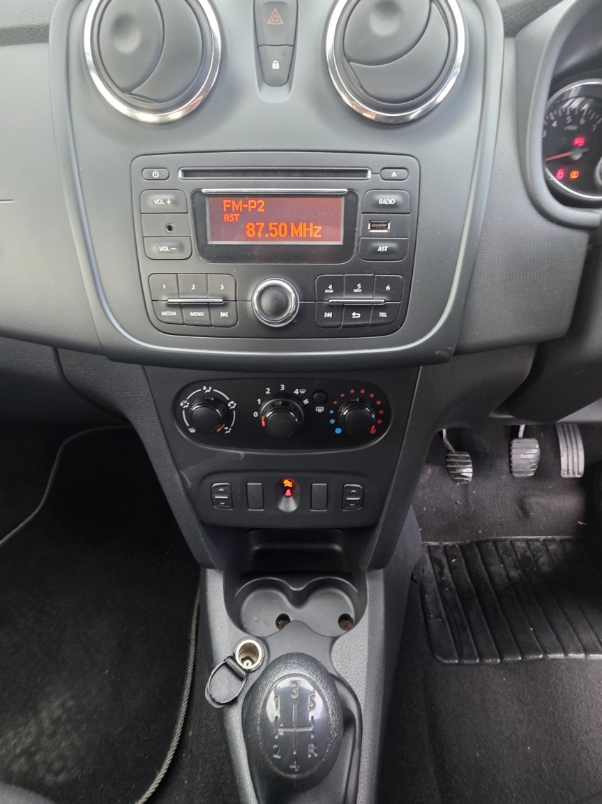 Used Dacia Sandero 2015 for sale - 76687170: Photo 14