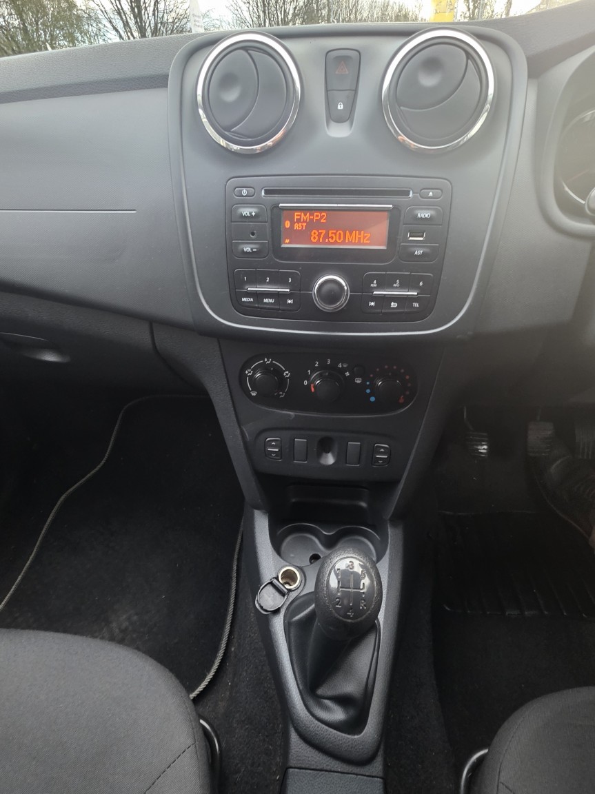 Used Dacia Sandero 2015 for sale - 76687170: Photo 19