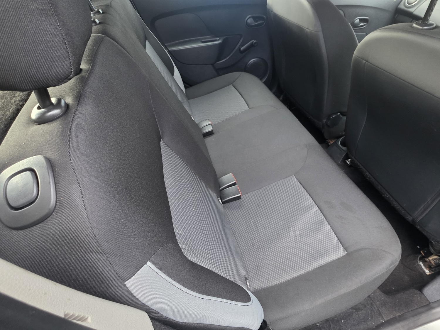 Used Dacia Sandero 2015 for sale - 76687170: Photo 21