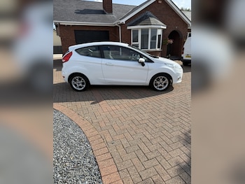 Used Ford Fiesta 2012 for sale - 75610125: Photo