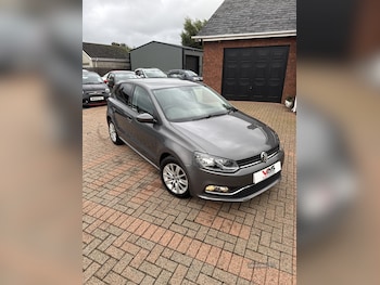 Used Volkswagen Polo 2015 for sale - 75966235: Photo