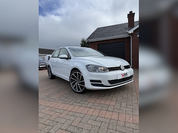 2014 - 1.6 TDI 105 SE 5dr
