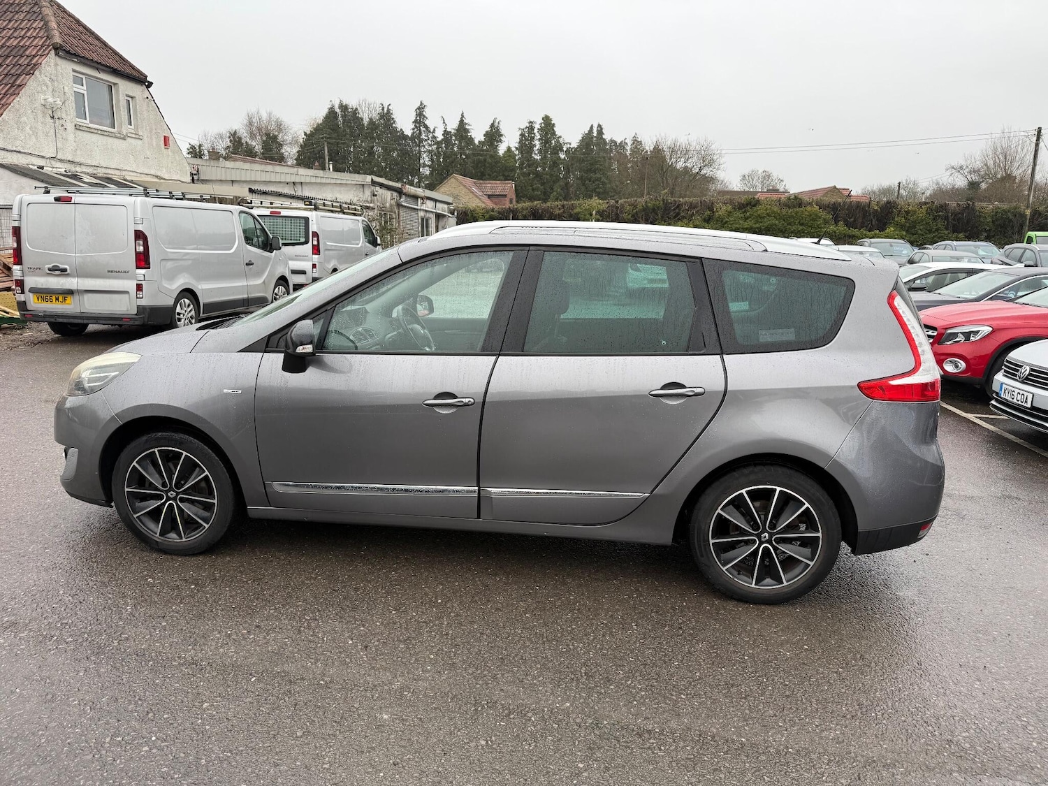 Used Renault Grand Scenic 2013 for sale - 77254636: Photo 9