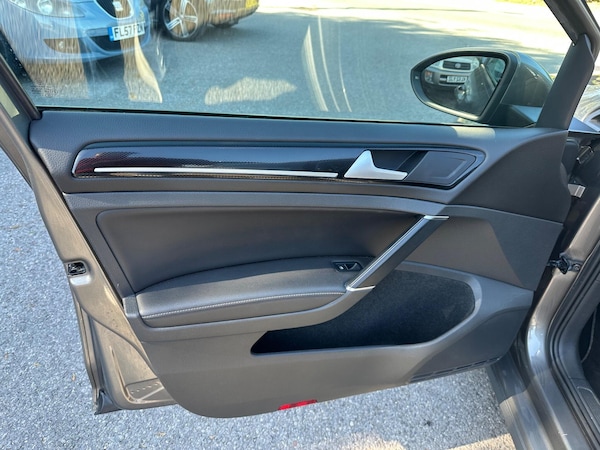 Used Volkswagen Golf 2015 for sale - 76032005: Photo 23