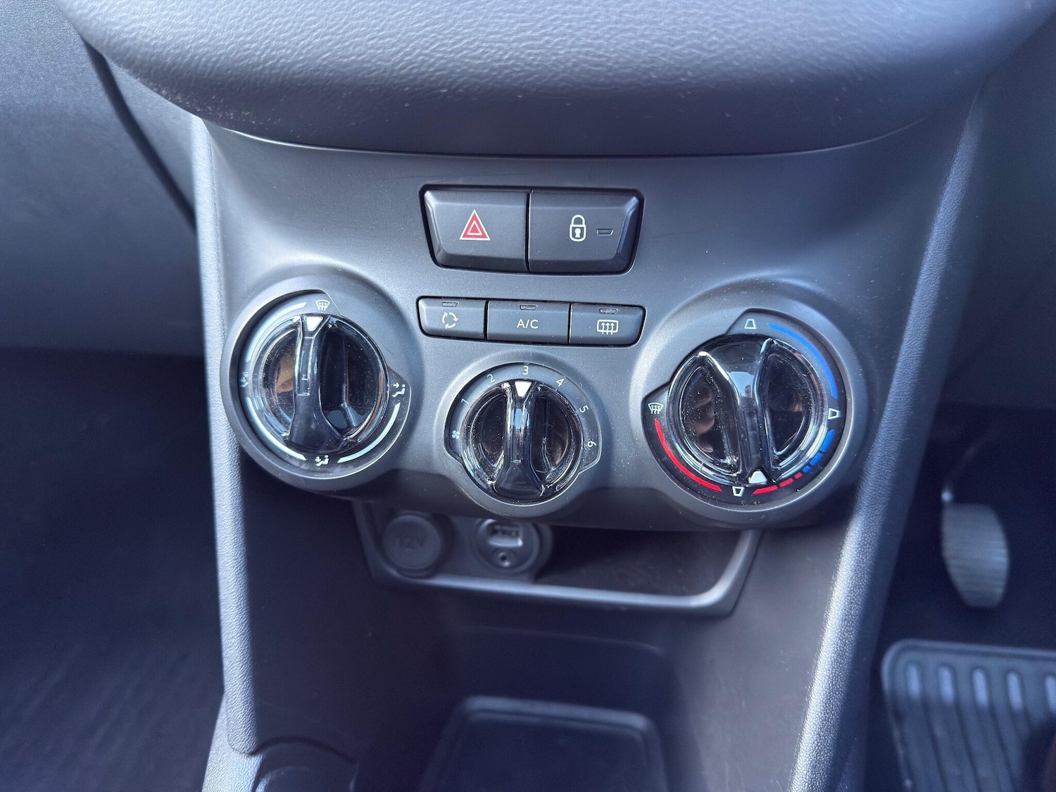 Used Peugeot 208 2015 for sale - 76608046: Photo 12