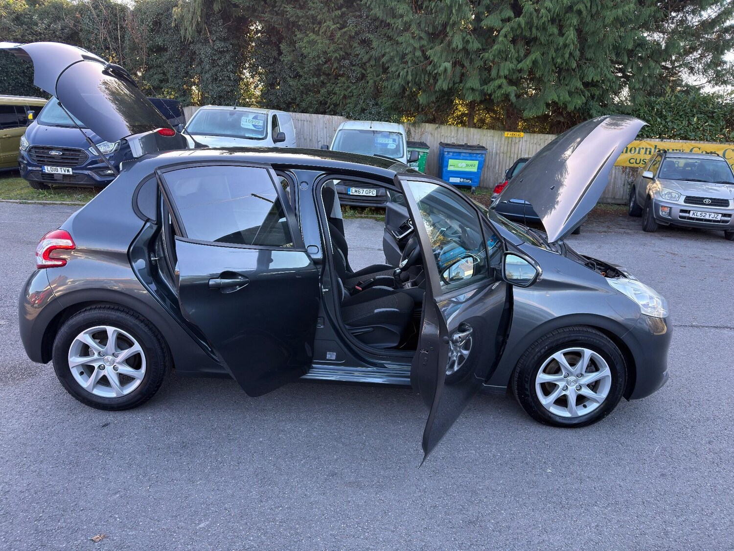 Used Peugeot 208 2015 for sale - 76608046: Photo 29