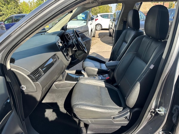 Used Mitsubishi Outlander 2017 for sale - 76240047: Photo 21