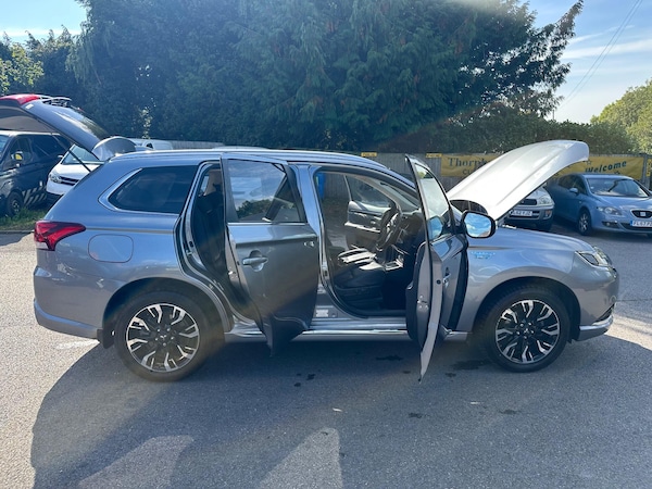 Used Mitsubishi Outlander 2017 for sale - 76240047: Photo 36