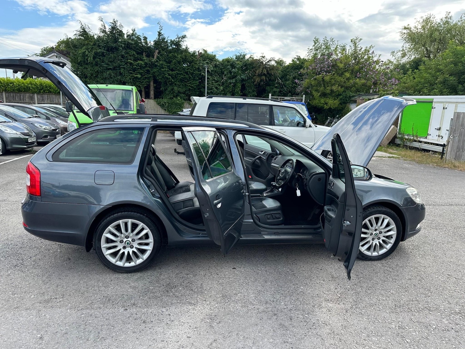 Used Skoda Octavia 2009 for sale - 76987861: Photo 35