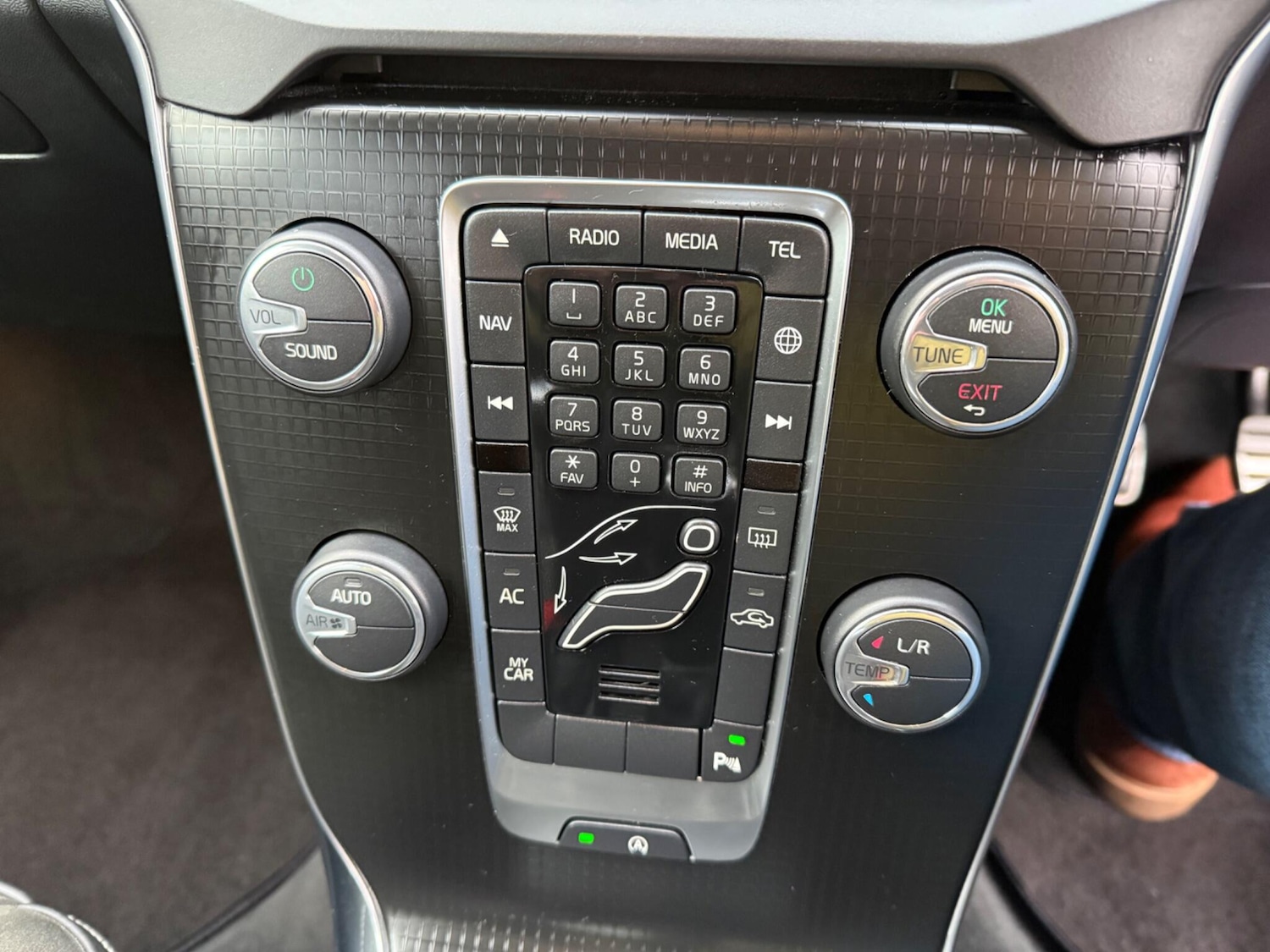 Used Volvo V40 2017 for sale - 77377530: Photo 12