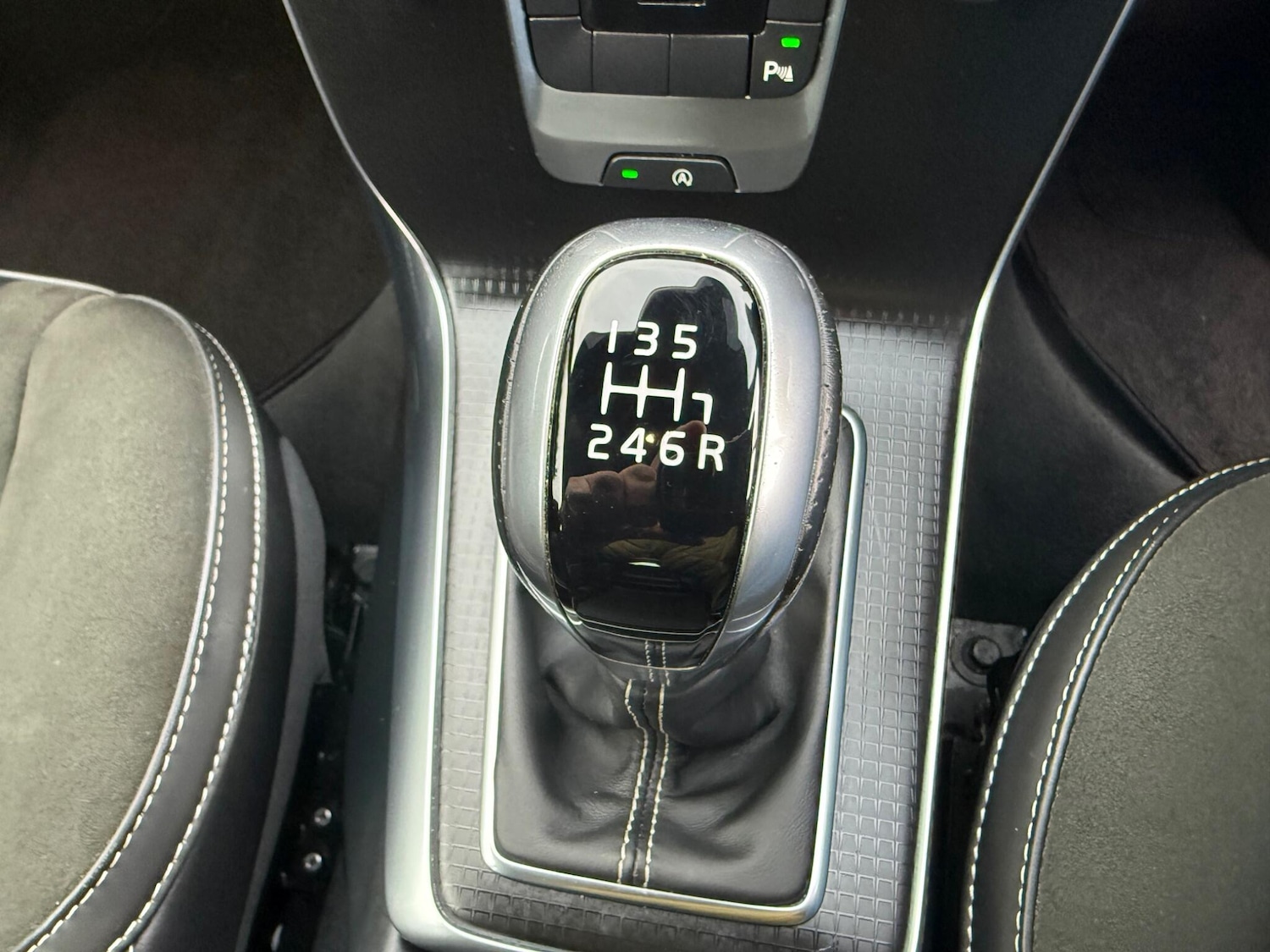 Used Volvo V40 2017 for sale - 77377530: Photo 13