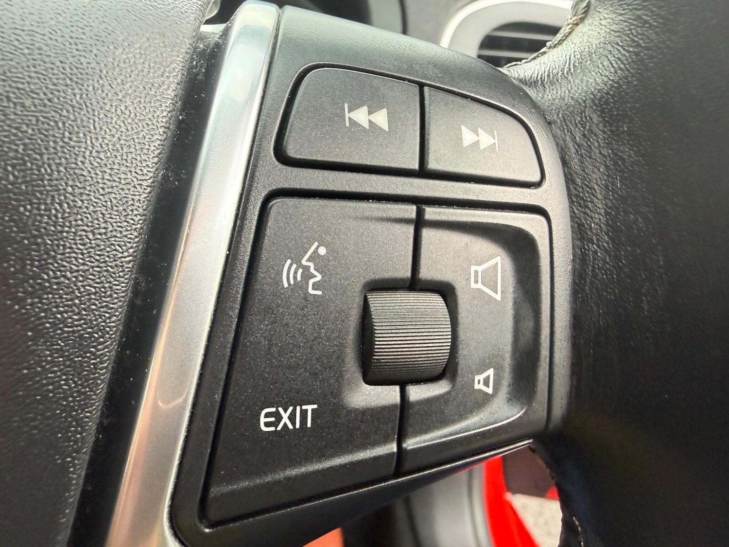 Used Volvo V40 2017 for sale - 77377530: Photo 15