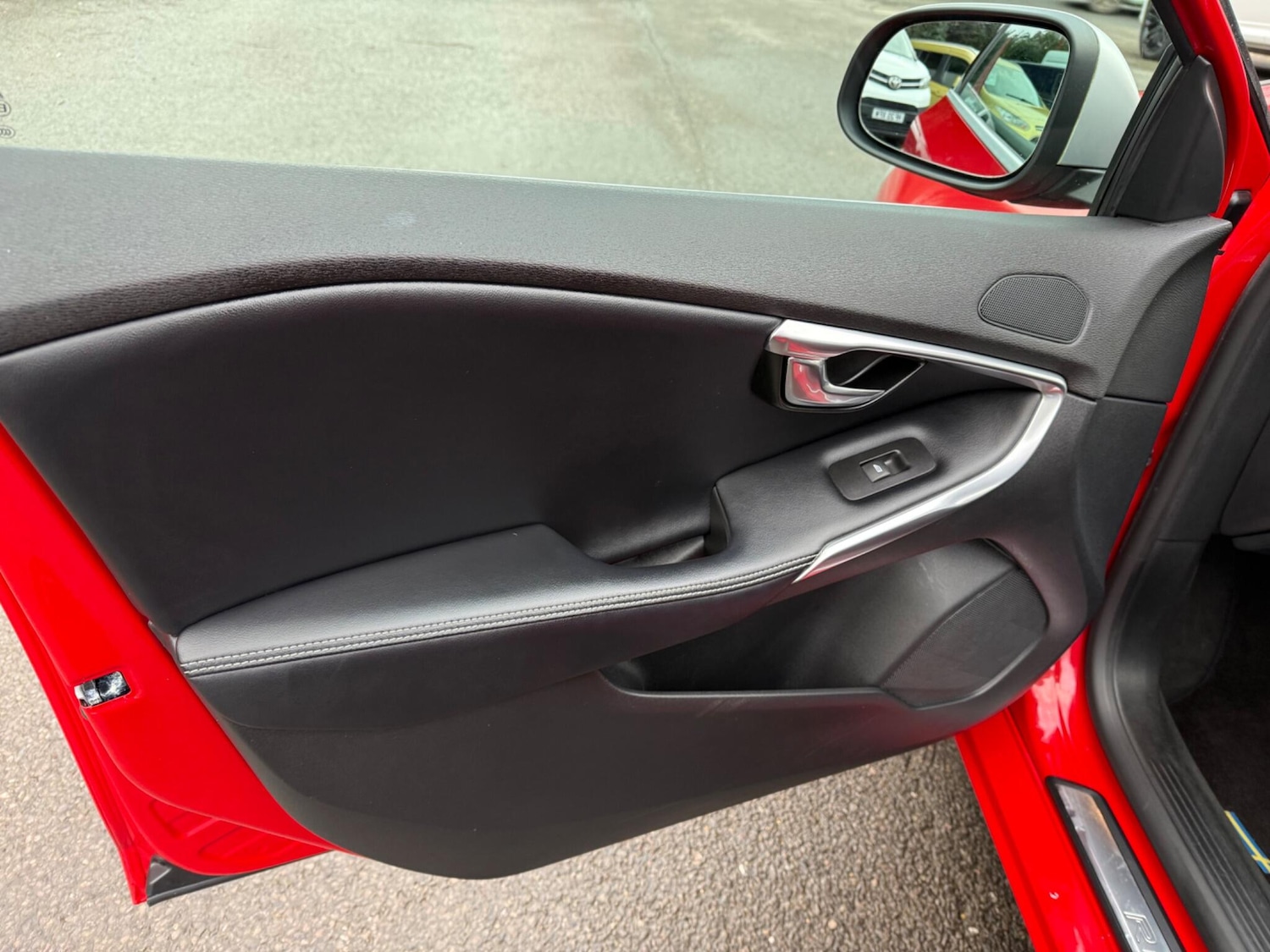 Used Volvo V40 2017 for sale - 77377530: Photo 24