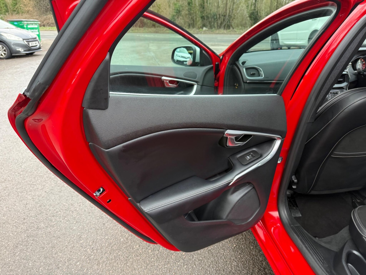 Used Volvo V40 2017 for sale - 77377530: Photo 27