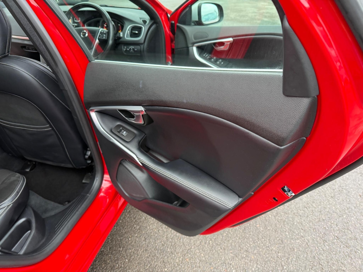 Used Volvo V40 2017 for sale - 77377530: Photo 29